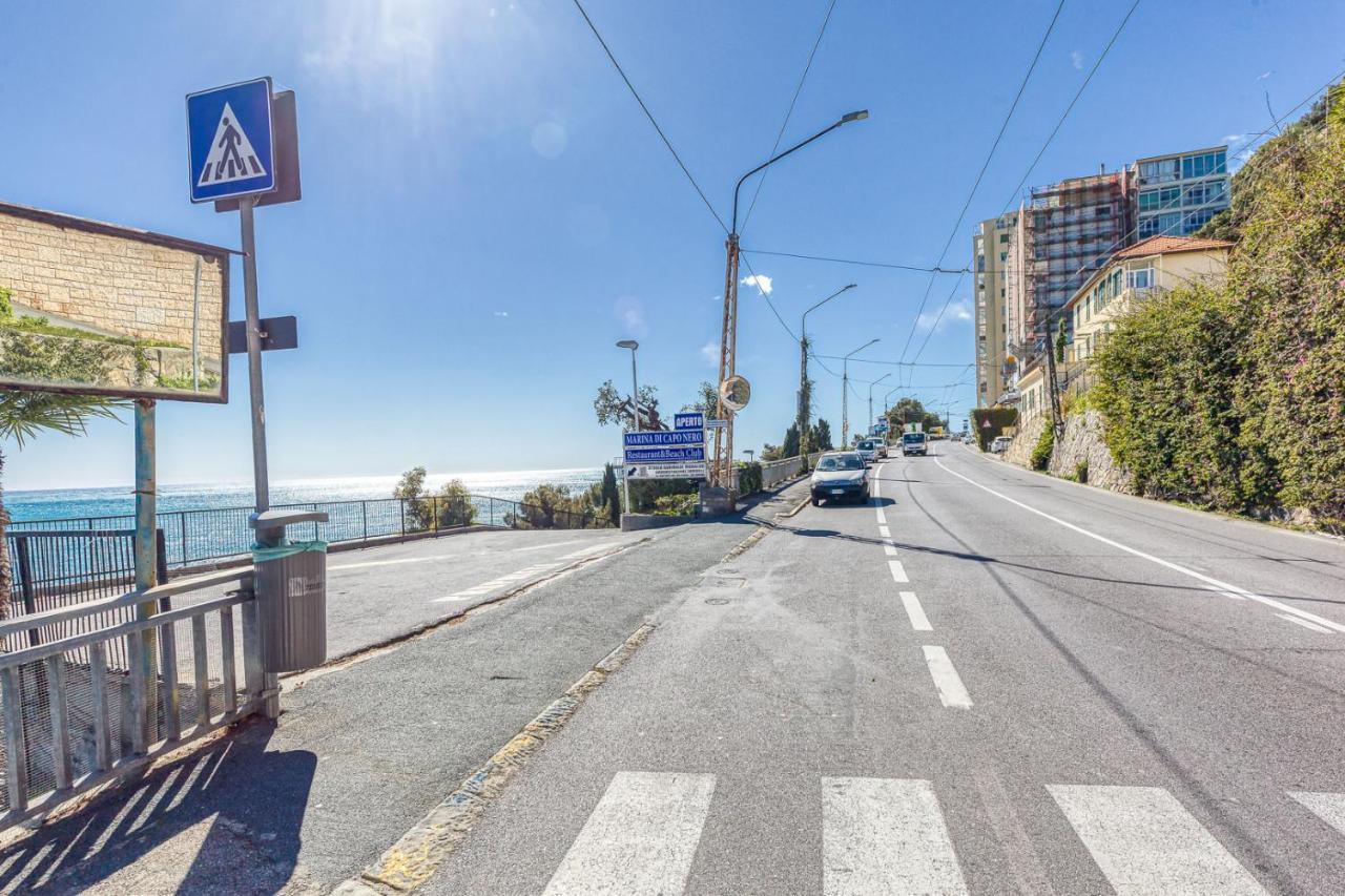Casaviva - Grazioso Bilocale Sul Mare A Ospedaletti Exterior foto